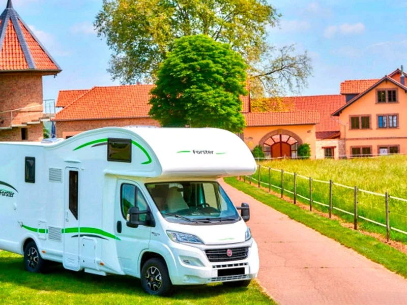Wohnmobil Forster A734 - 7 Schlafplätze mit Moped