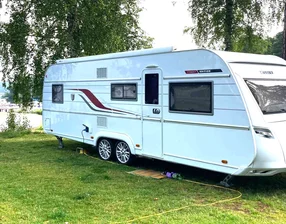 Familien Wohnwagen mit Dusche und TV