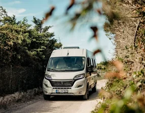 Der perfekte Tourer mit Längsbetten - Carado CV640