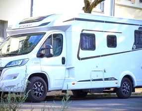 Etrusco Luxusliner mit Queensbett