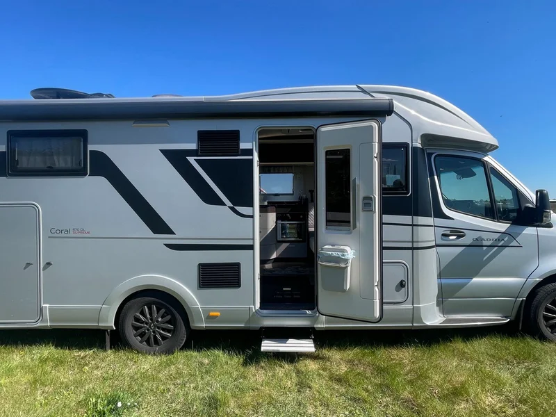 Adria Coral auf Mercedes-Benz Fahrgestell 4.5to.