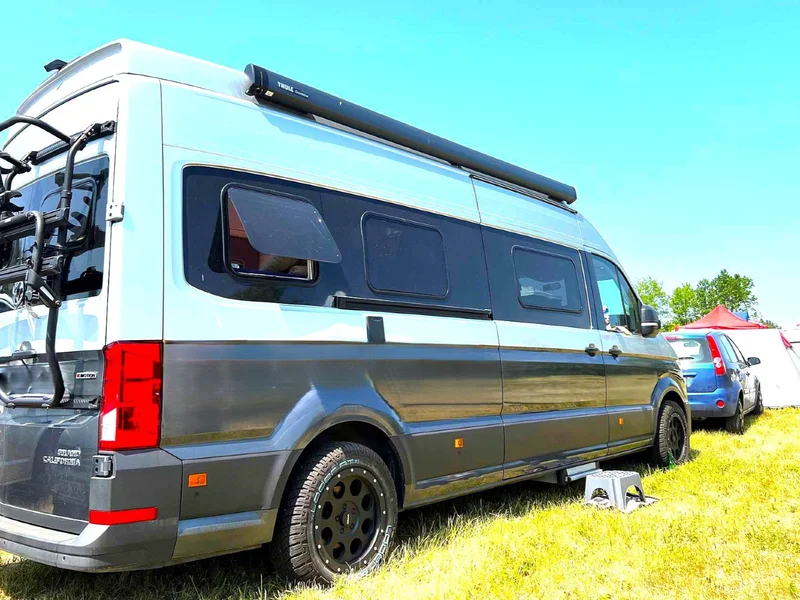 4x4 Allrad + Automatik + Längsbetten