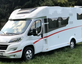 Carado T447 mit 4-5 Schlafplätzen, Markise, Fahrradträger, Modell 2026