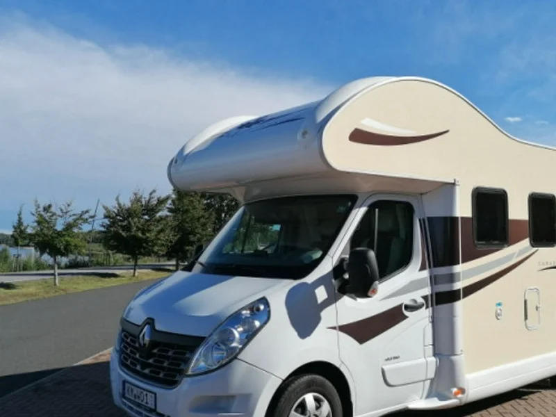 Familienfreundliches Wohnmobil für bis zu 5 Personen, neuwertiges Fahrzeug mit 170 PS - ab Saison 2022 steht dieses Fahrzeug als ein Neufah