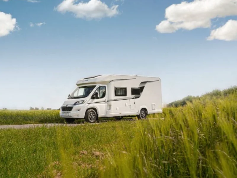 Tolles Raumgefühl & Längsbetten - Hobby Optima T65 HFL