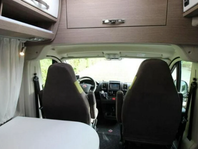 Pössl Roadcruiser XL, Automatik, für große Menschen, 214 cm Innenhöhe, 208 cm Bettlänge, TV, AHK, Navigation, uvm.
