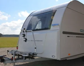 Wohnwagen FLIEGENGEWICHT für 4 Personen