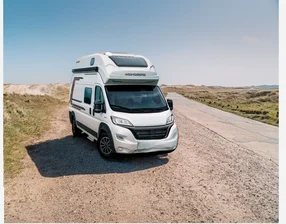 CaraBus 600 MQH Familien-Camper mit Klimaanlage im Wohnraum