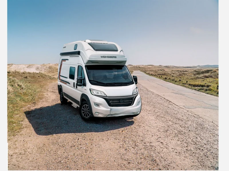 CaraBus 600 MQH Familien-Camper mit Klimaanlage im Wohnraum