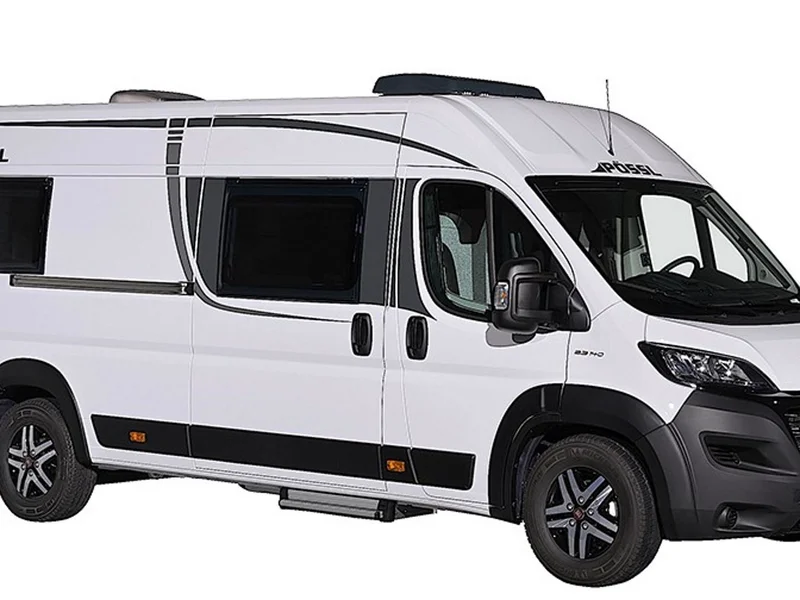MAXI-Platz + Längsbetten Pössl Roadcruiser