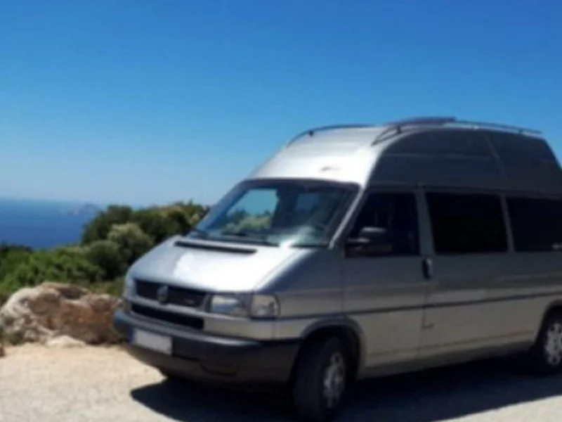 VW T4 Hochdach - komfortabler Van mit Küchenutensilien