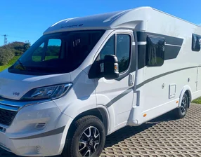 Camper Van zum Touren und Entspannen