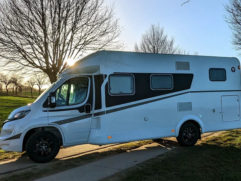 Sunlight Adventure T67