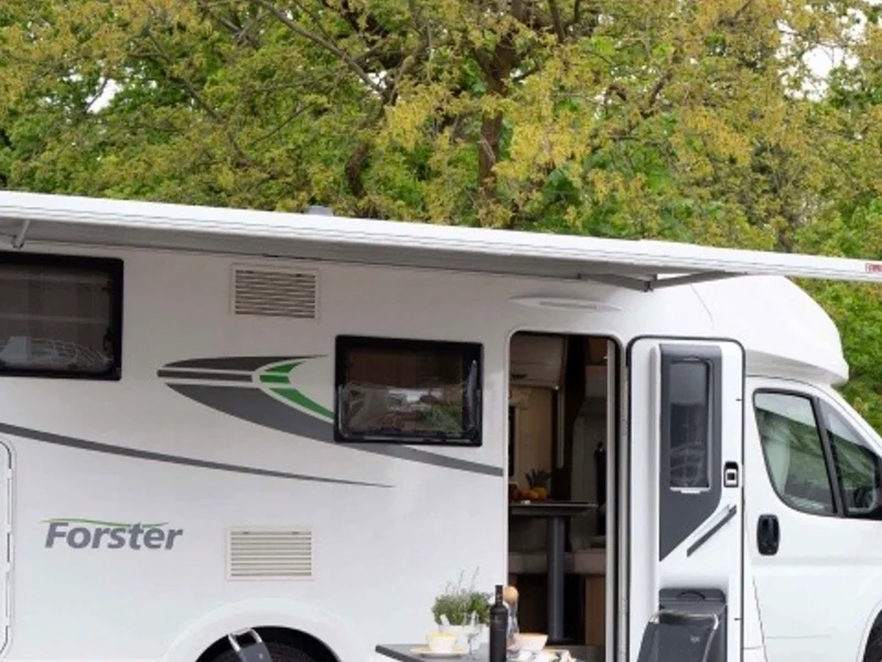 Geräumiger Camper für Paare oder die ganze Familie