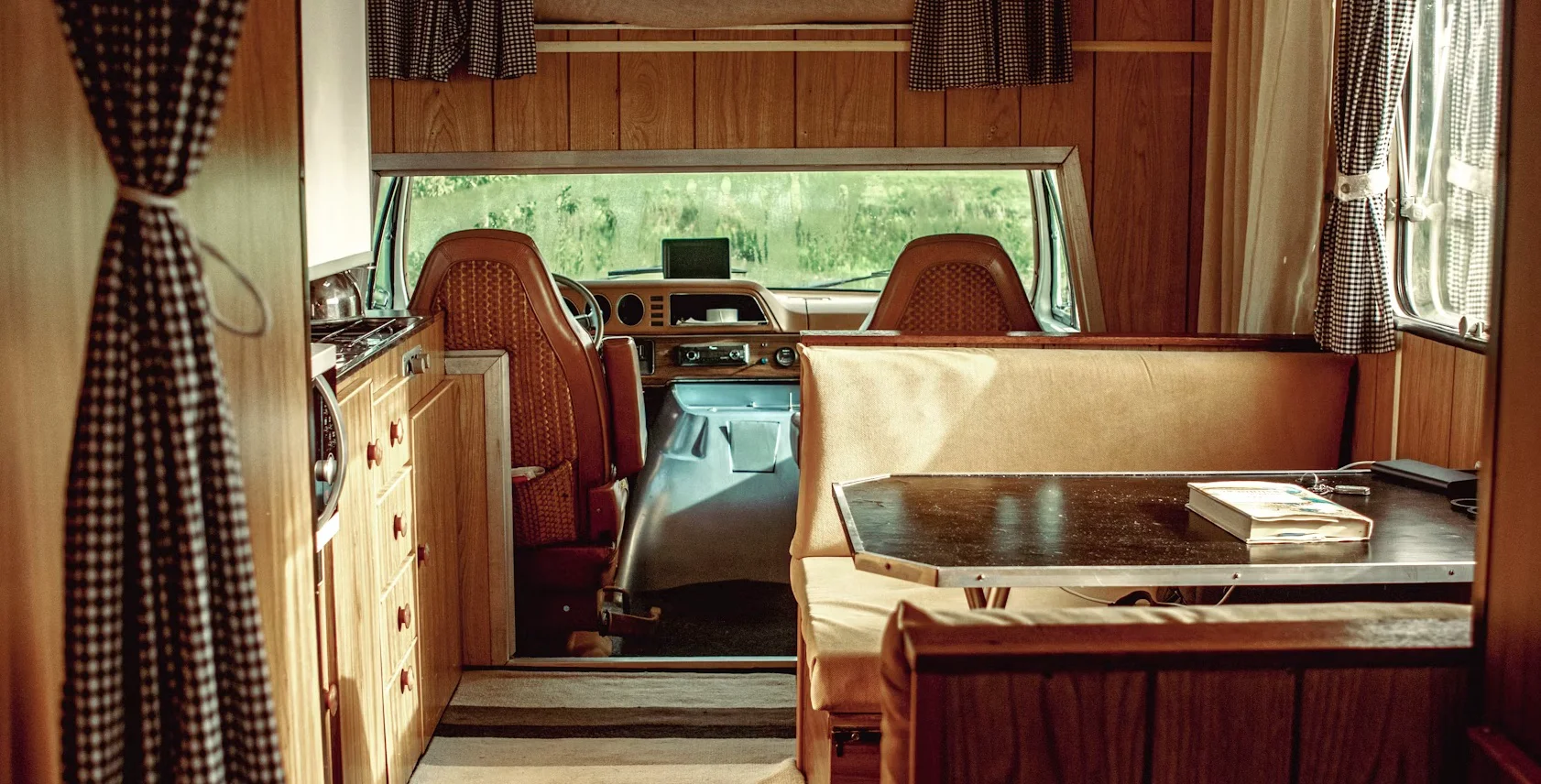 Wohnmobil reinigen: Innenraum Tipps gegen Sand