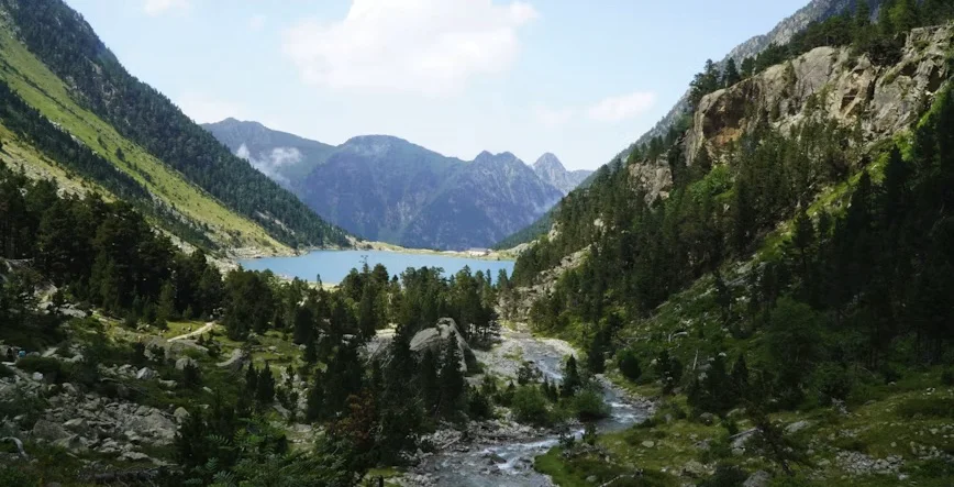 Camping in den Pyrenäen: Pässe und Tierbeobachtung